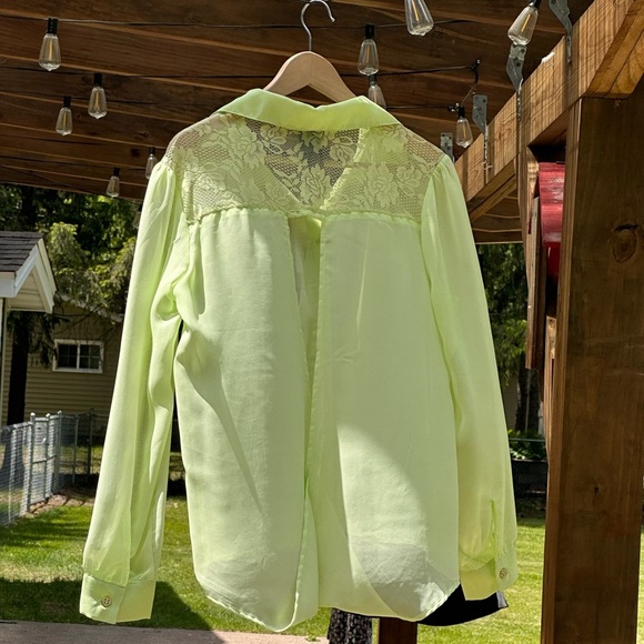 Metaphor Light Yellow Sheer & Lace Blouse Open Back Design Women’s Large NWT - Picture 2 of 16